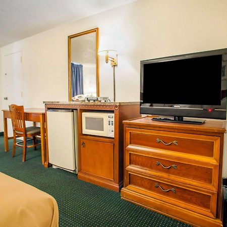 Econo Lodge Somers Point Bagian luar foto
