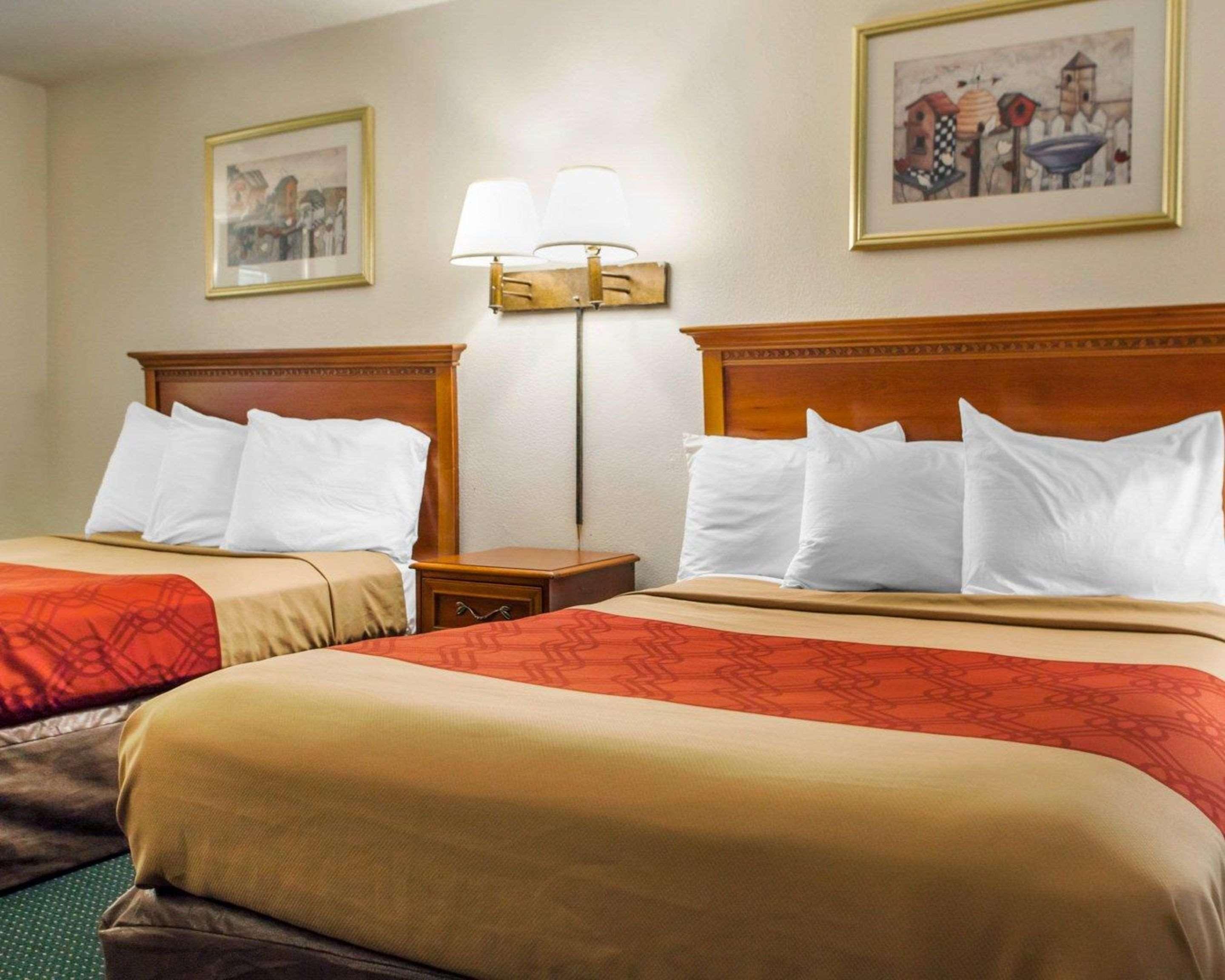 Econo Lodge Somers Point Bagian luar foto