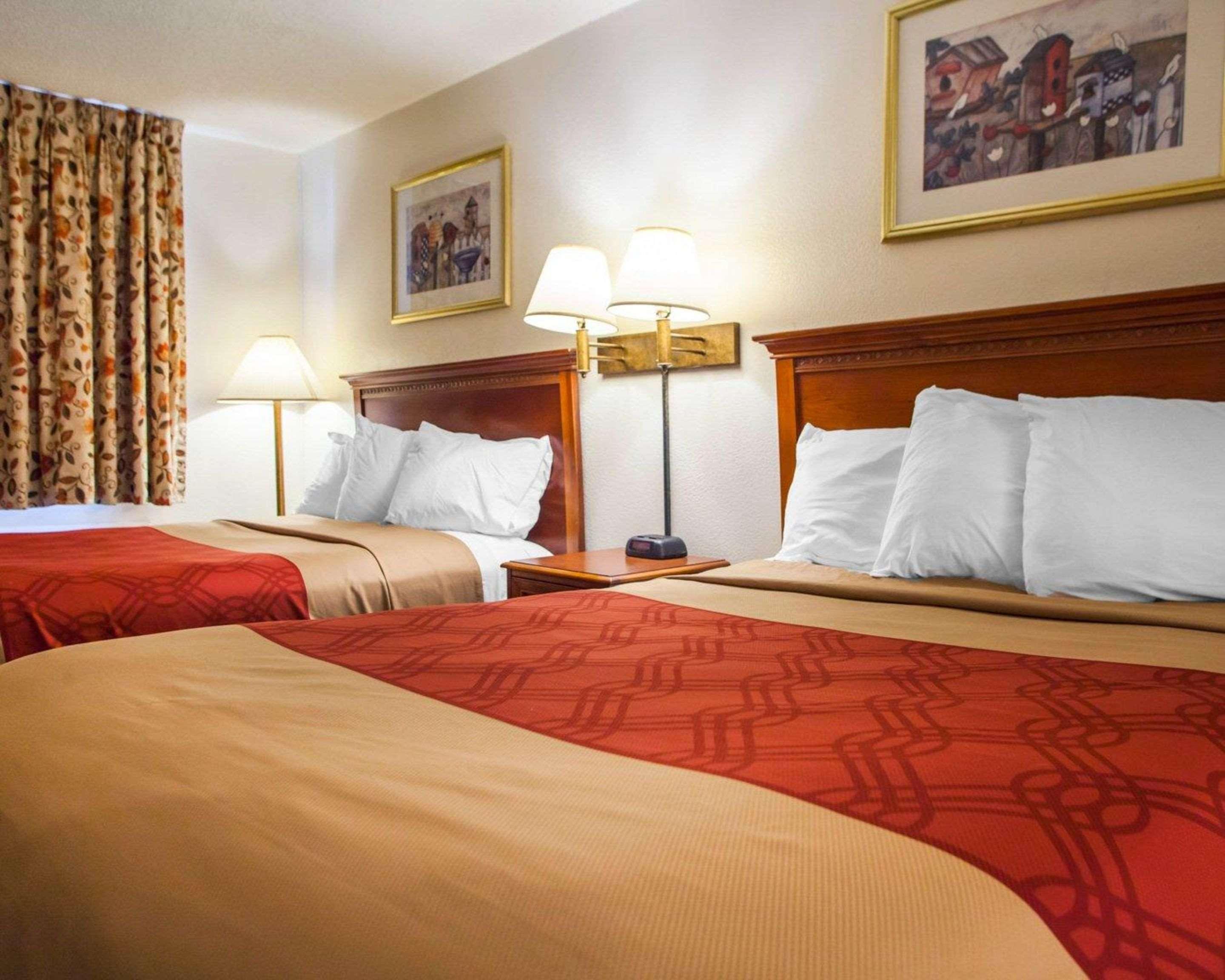 Econo Lodge Somers Point Bagian luar foto