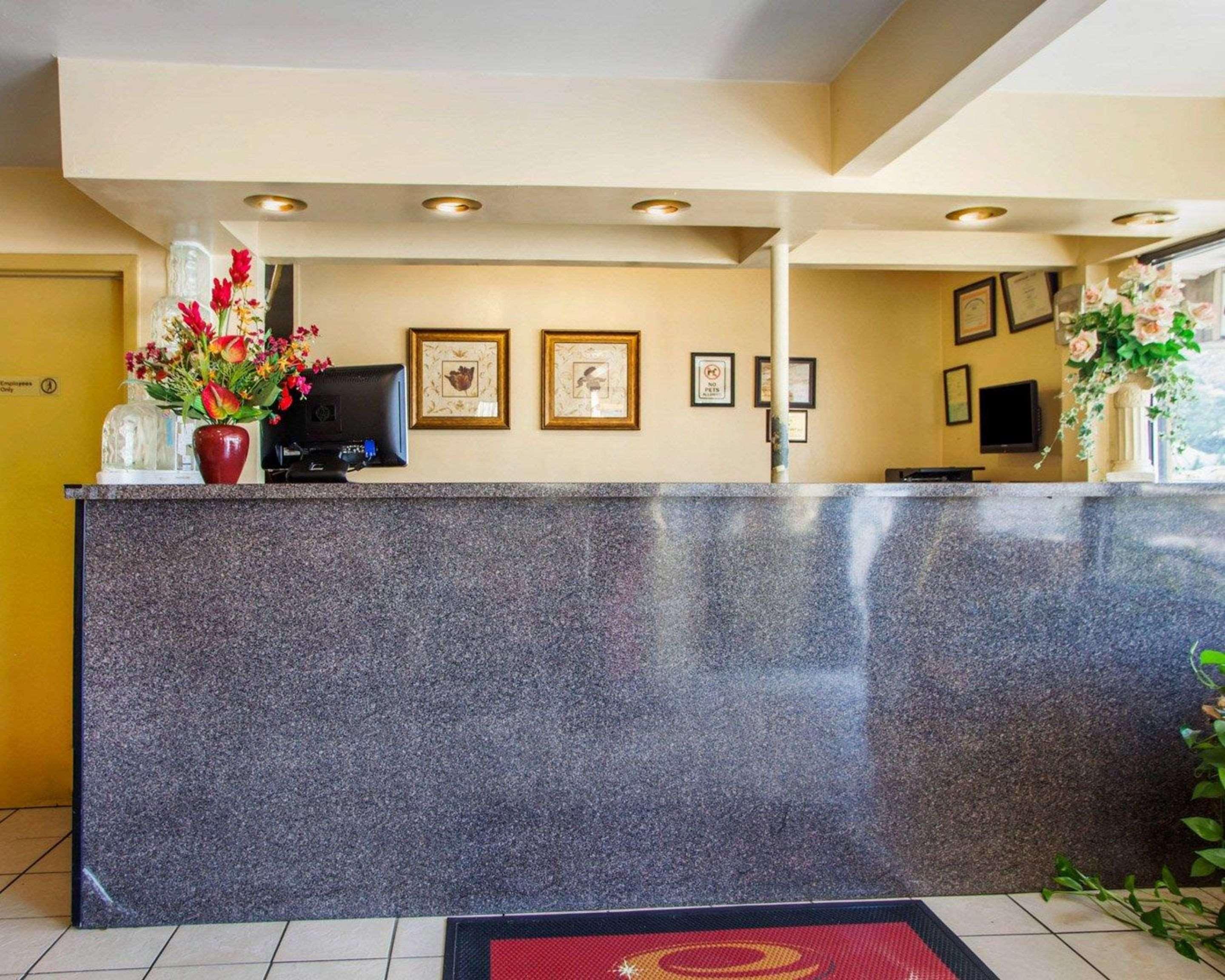 Econo Lodge Somers Point Bagian luar foto
