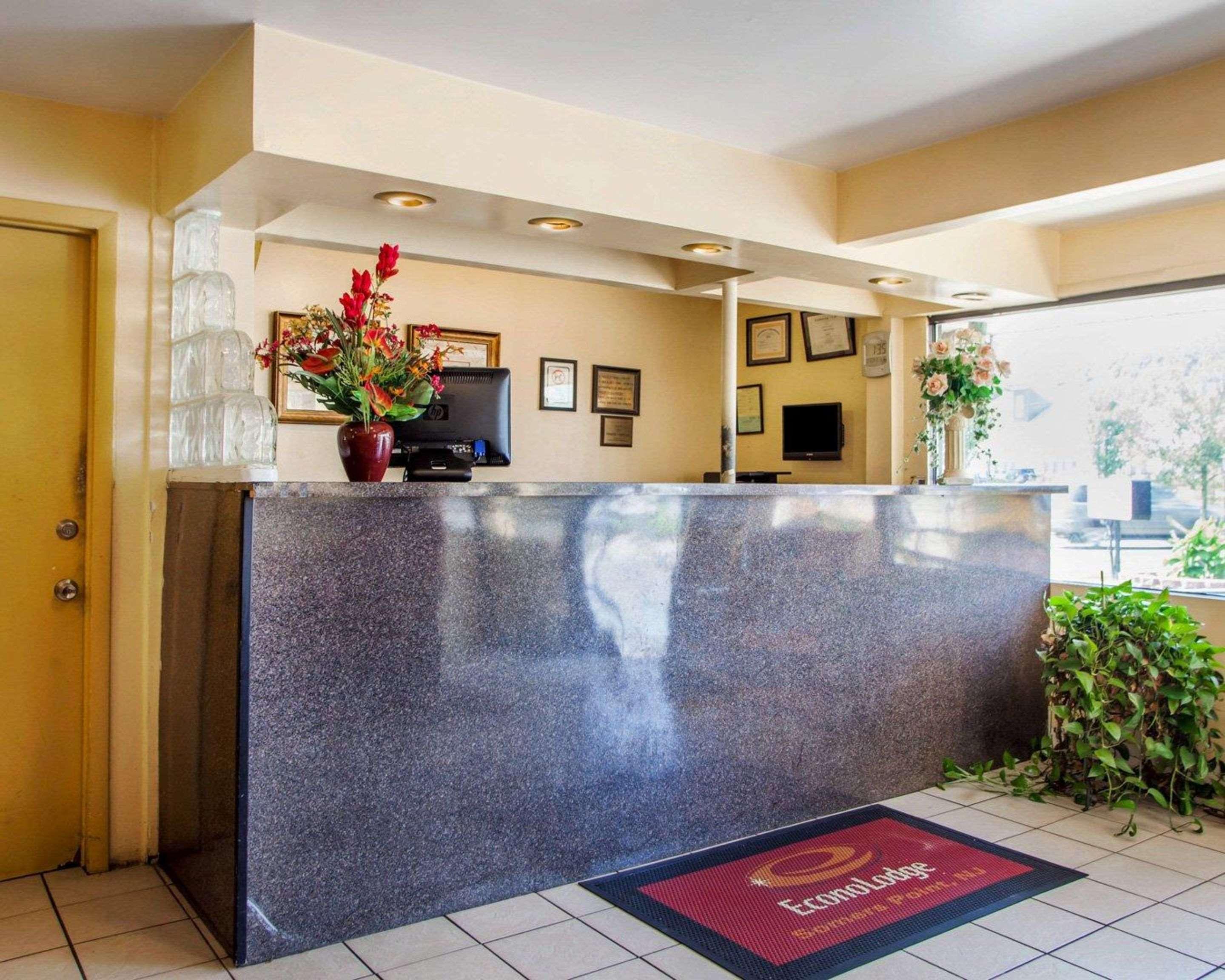 Econo Lodge Somers Point Bagian luar foto