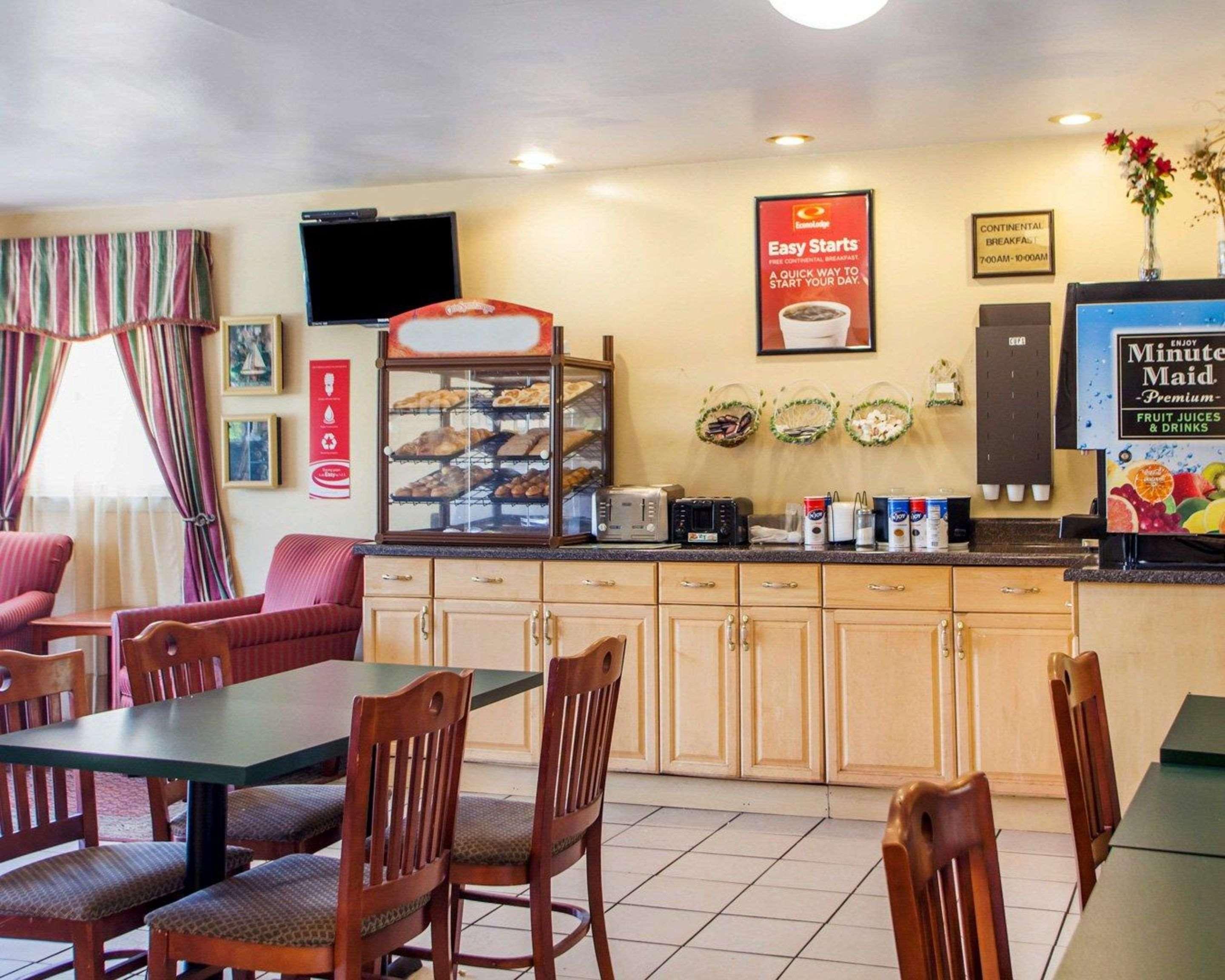 Econo Lodge Somers Point Bagian luar foto