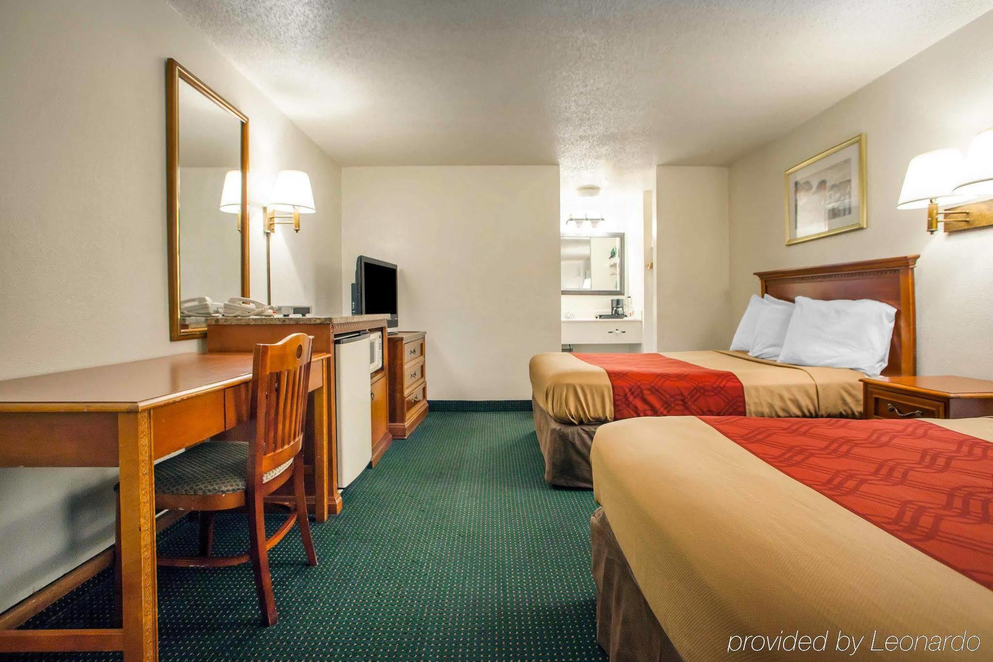 Econo Lodge Somers Point Bagian luar foto