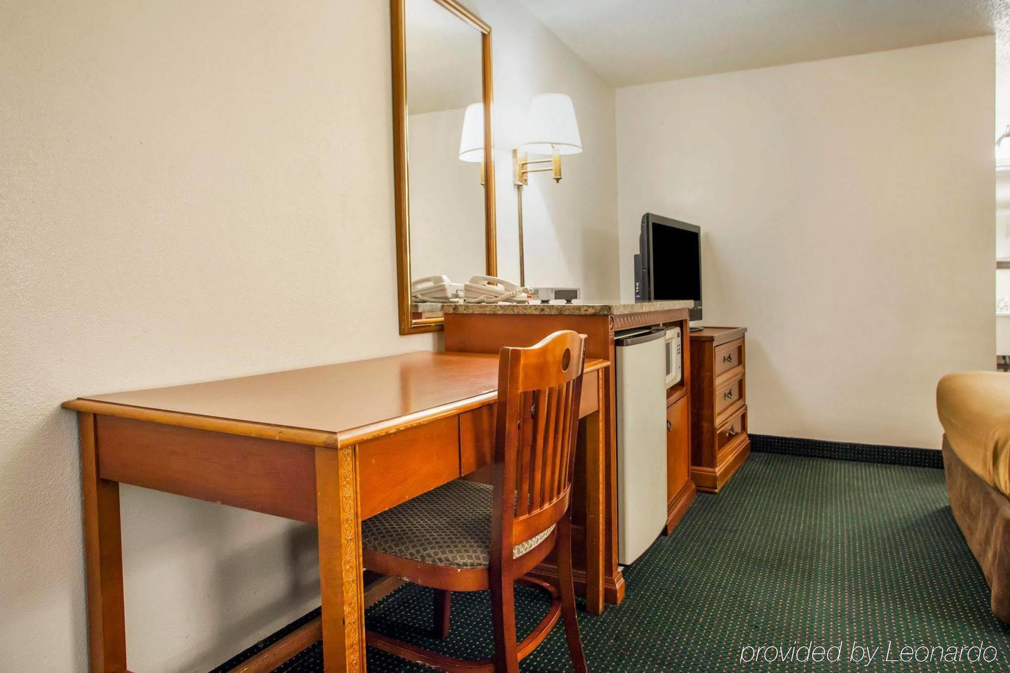 Econo Lodge Somers Point Bagian luar foto