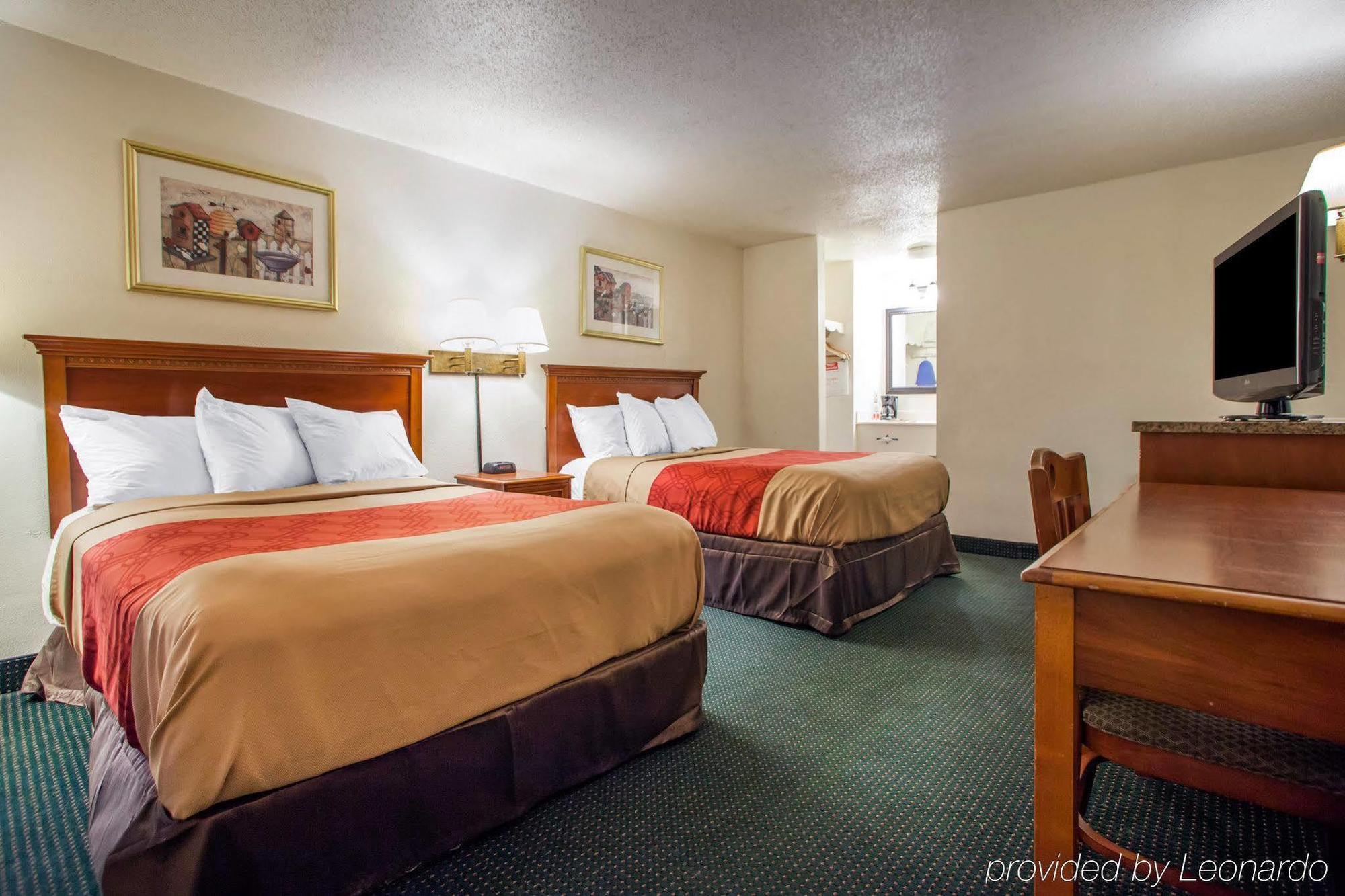 Econo Lodge Somers Point Bagian luar foto