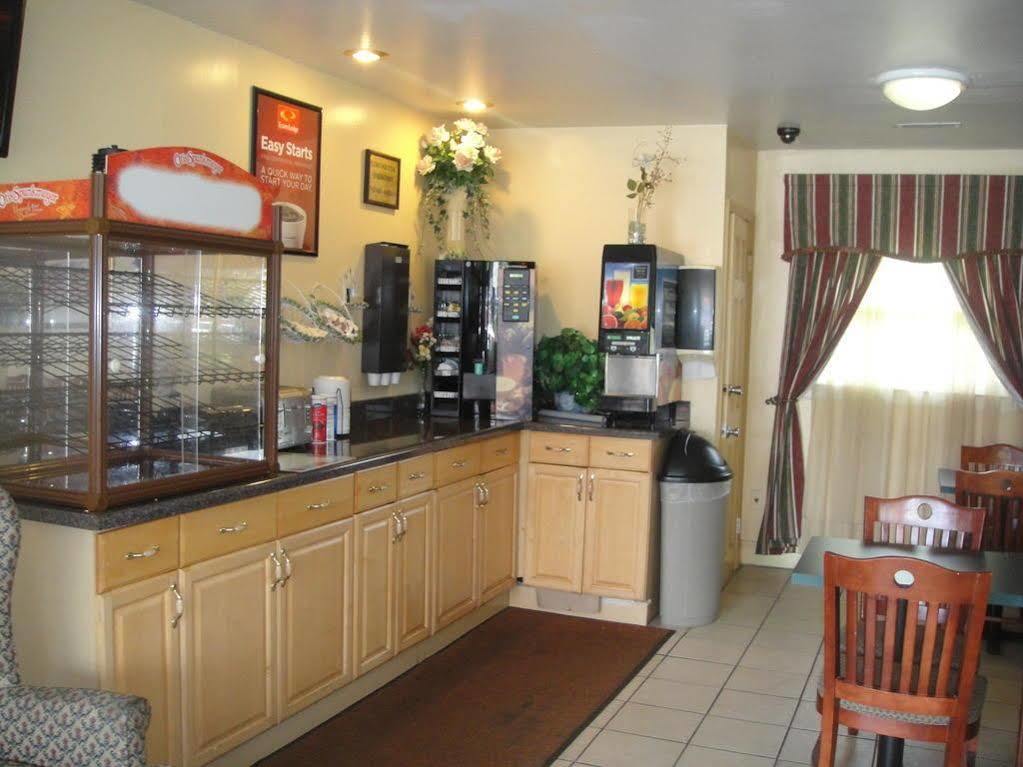 Econo Lodge Somers Point Bagian luar foto